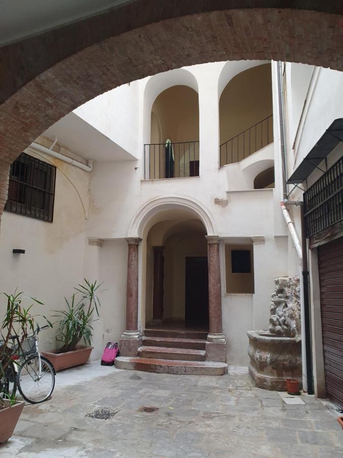 Casa Monviso Le Fuoriserie Palermo Exterior photo